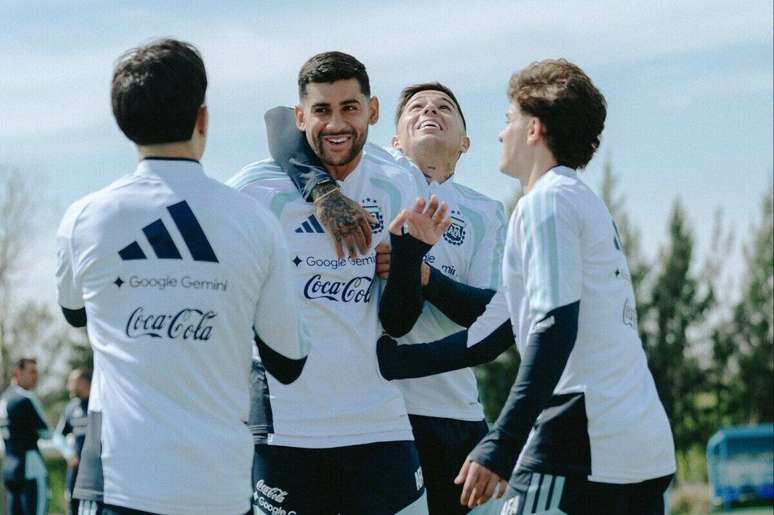 Scaloni define sucessor de Messi como capitão da Argentina