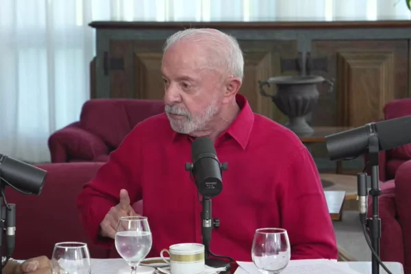 Lula diz que “falcatruas” de Flávio e Vorcaro aparecerão: “Bebida e mulher”
