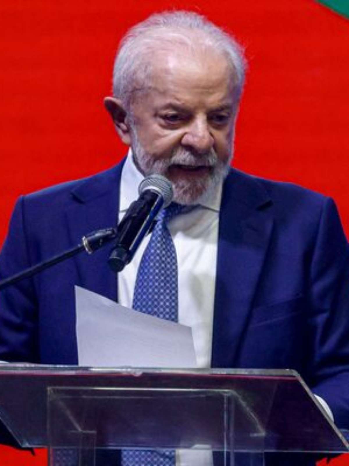 Aumento do Bolsa Família e discurso contra bets é 'tentativa de Lula de manter eleitorado cativo', dizem especialistas