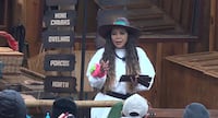 Atacante! Serginho Hondjakoff chaveca Stephanie Gomes e Tina Calamba: ‘Muito atraente, sensual’