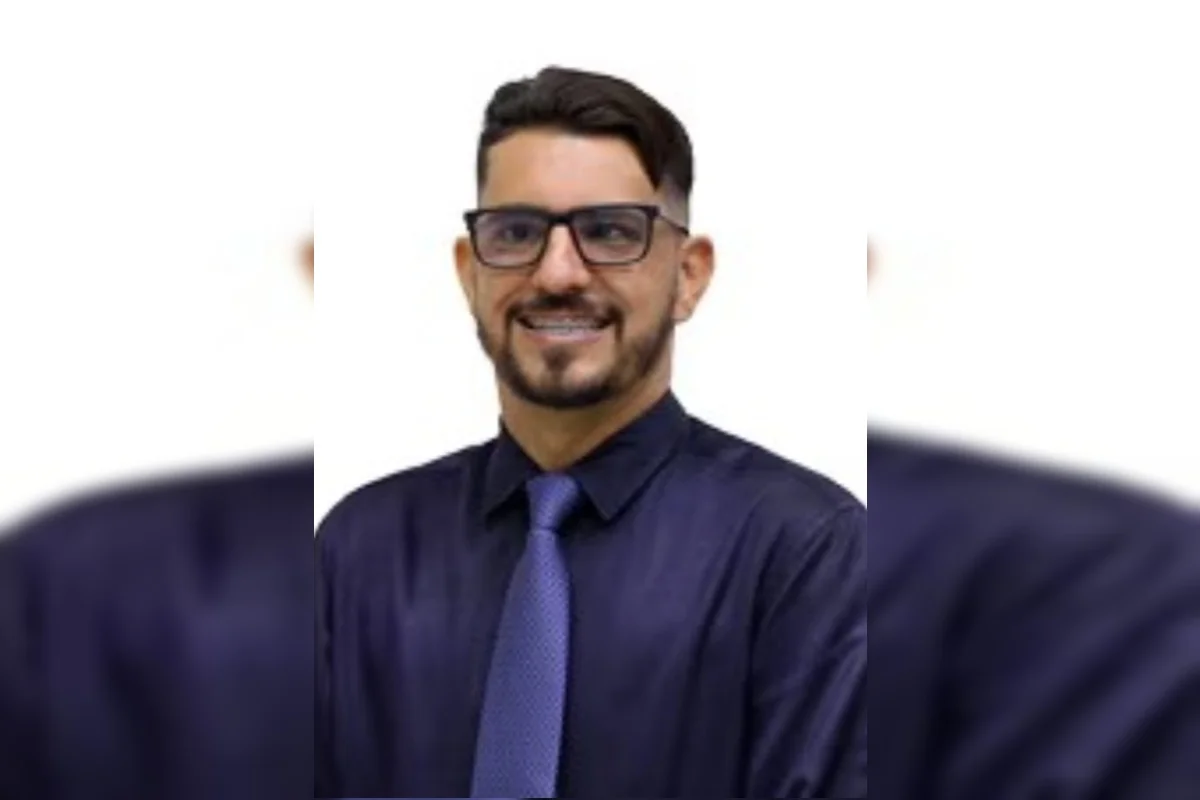 Bom dia, tudo bem? Nesse número eu falo com o advogado Wagton. Aqui é a Larice, jornalista do Metrópoles. Recebemos informações que o senhor teria agredido a sua esposa e o seu enteado. Em seguida, teria fugido. O caso foi registrado na Polícia Civil de Goiás. Inclusive, foi apurado que a PMGO fez diligências para localizado, mas até o momento não havia nenhuma detenção. O espaço está aberto para que o senhor se posicione a respeito da denúncia investigada pela PCGO.