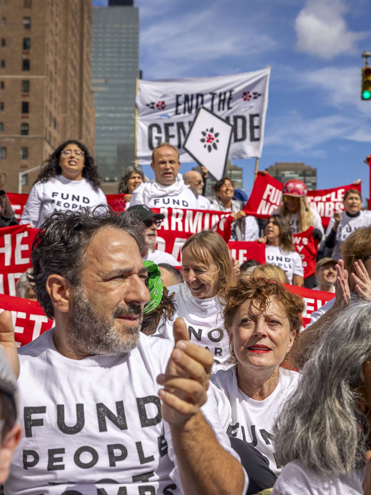 Susan Sarandon e Hannah Einbinder são detidas em Nova York durante protesto contra Netanyahu
